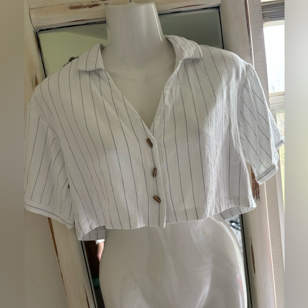 Cropped women’s top